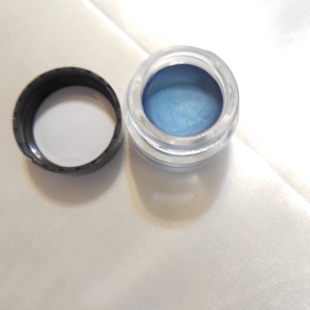 Avon Longwear Gel Eyeshadow - Picture 3 of 6
